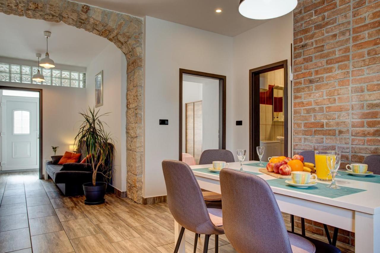 Apartment Laura With Terrace Vodnjan Ngoại thất bức ảnh