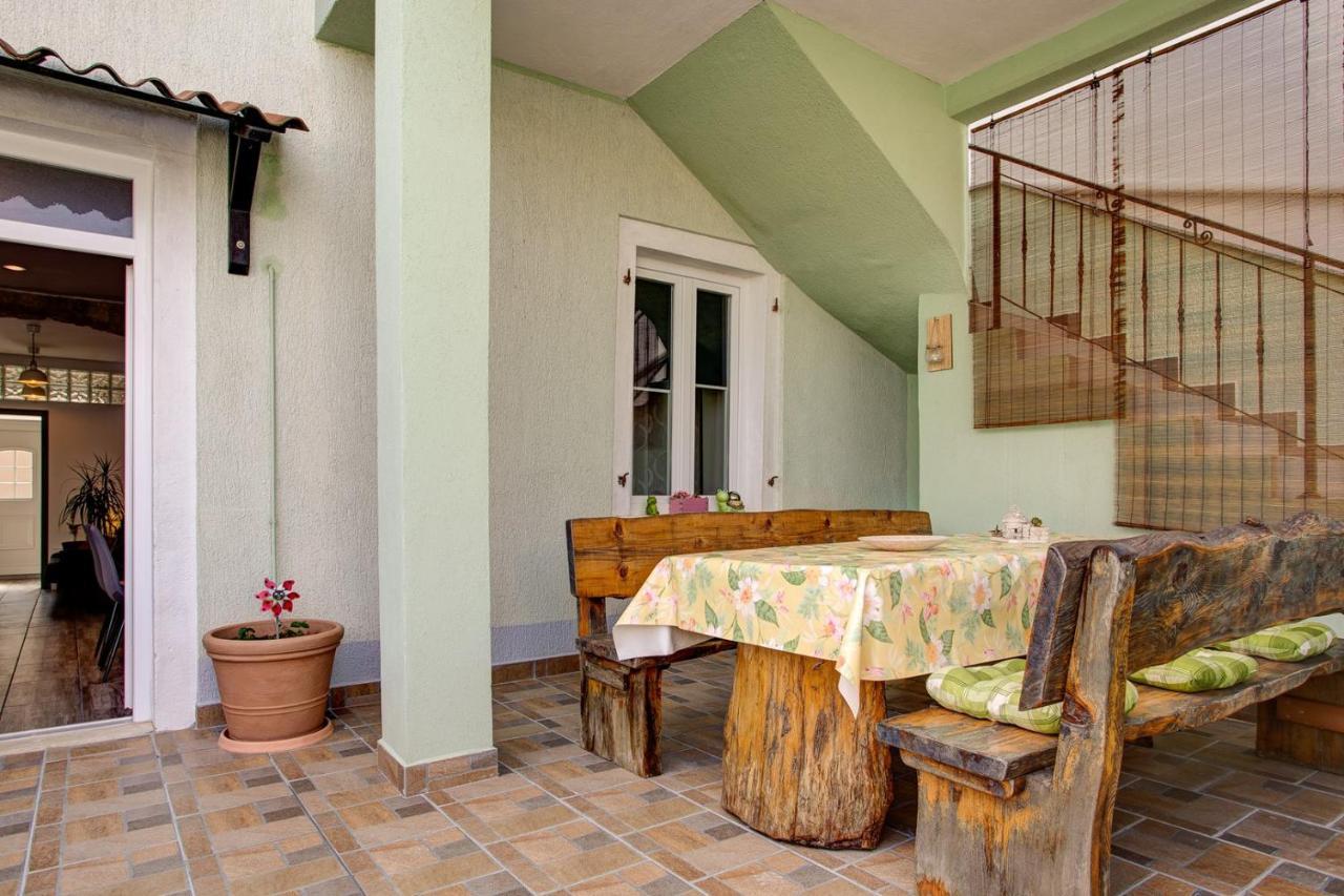 Apartment Laura With Terrace Vodnjan Ngoại thất bức ảnh