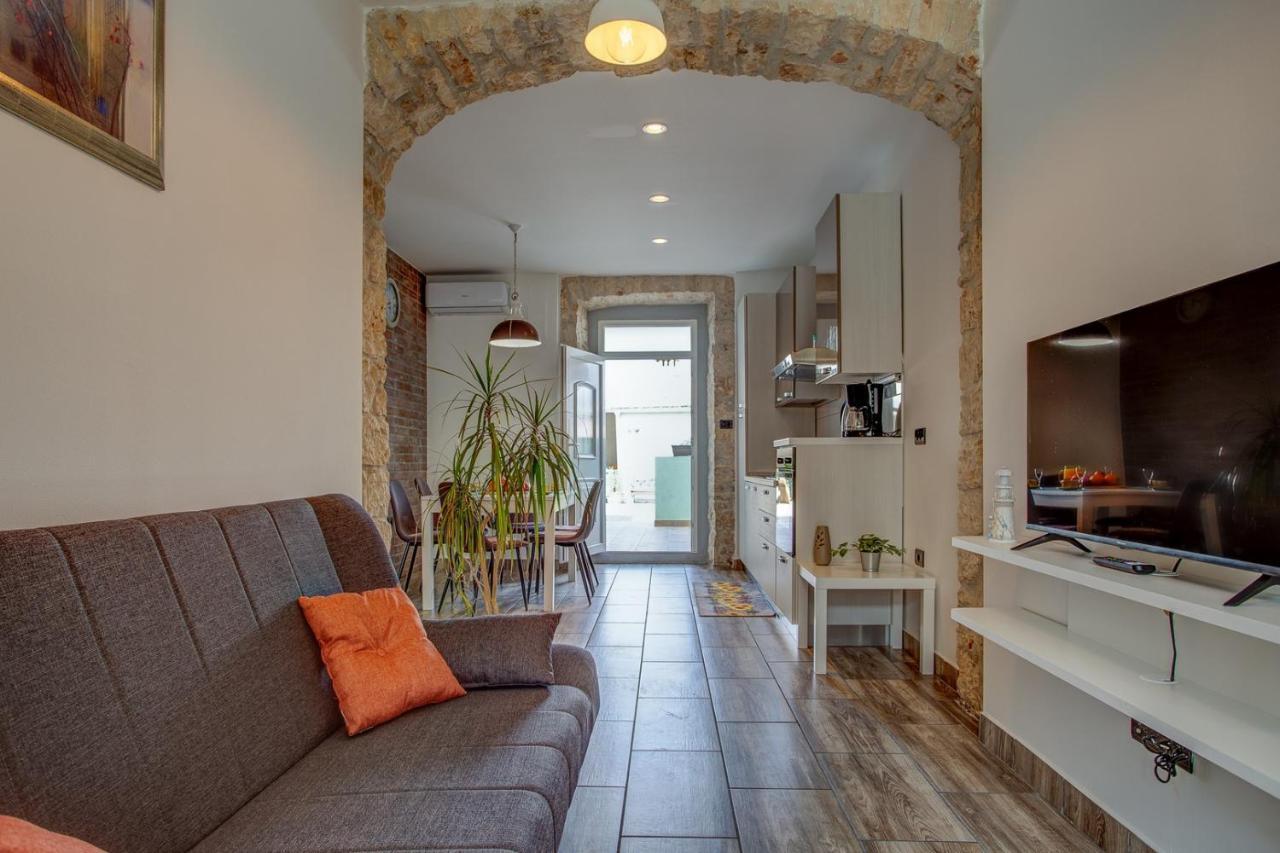 Apartment Laura With Terrace Vodnjan Ngoại thất bức ảnh